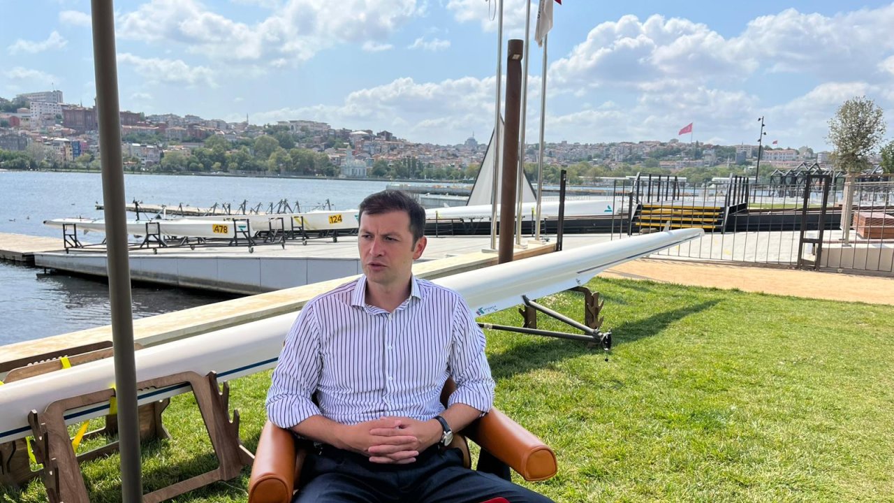 Kürek Federasyonu Ba?kan? Erhan Ertürk: Bizim olimpiyatta bayra??m?z? ?ektirmemiz laz?m